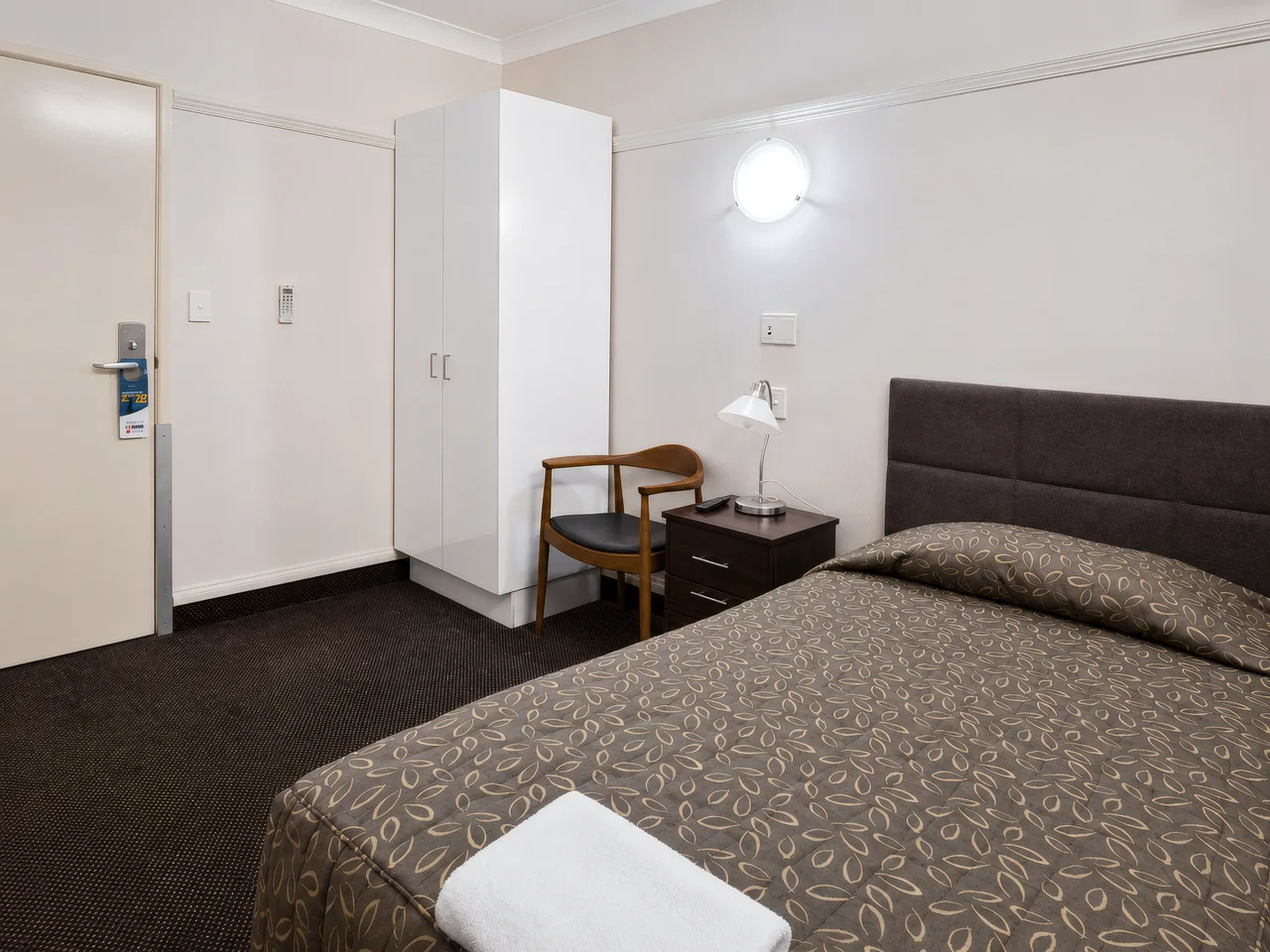 Standard Single Room — view 4